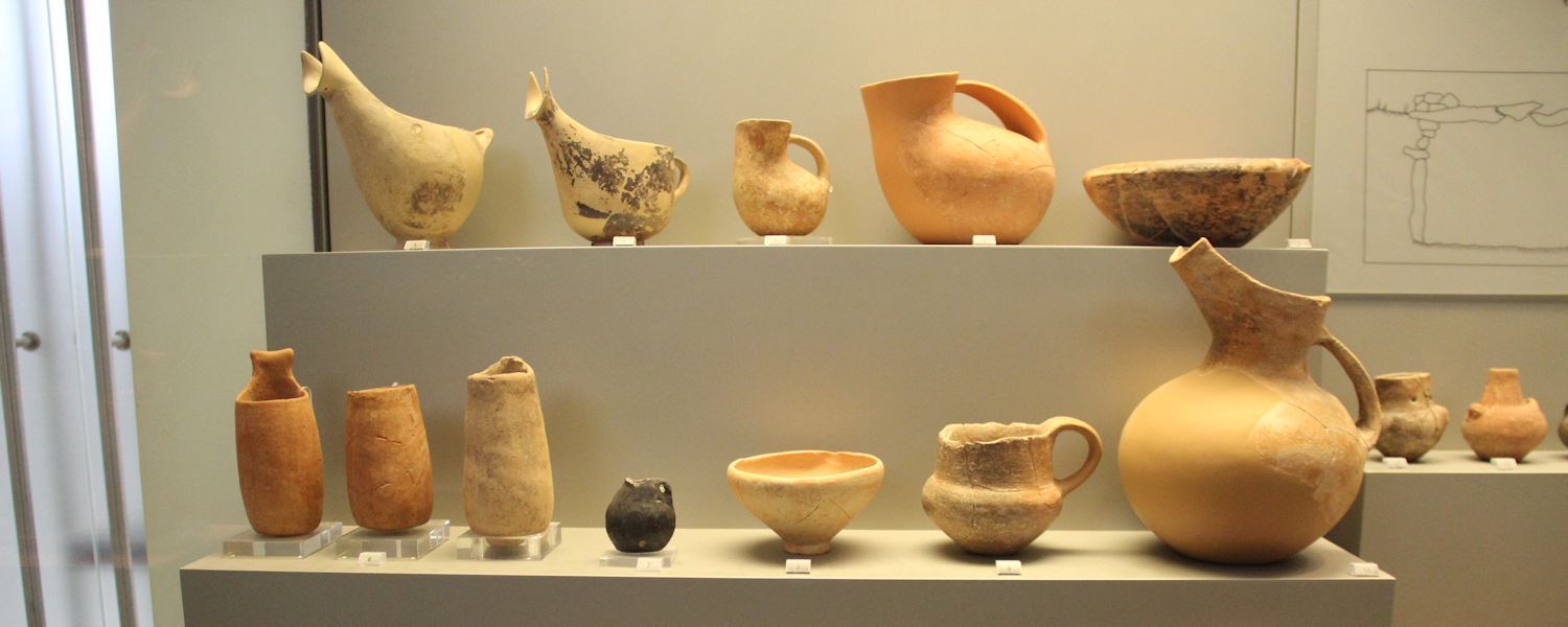 Photo of Bronze Age pottery from the National Archaeological Museum of Athens